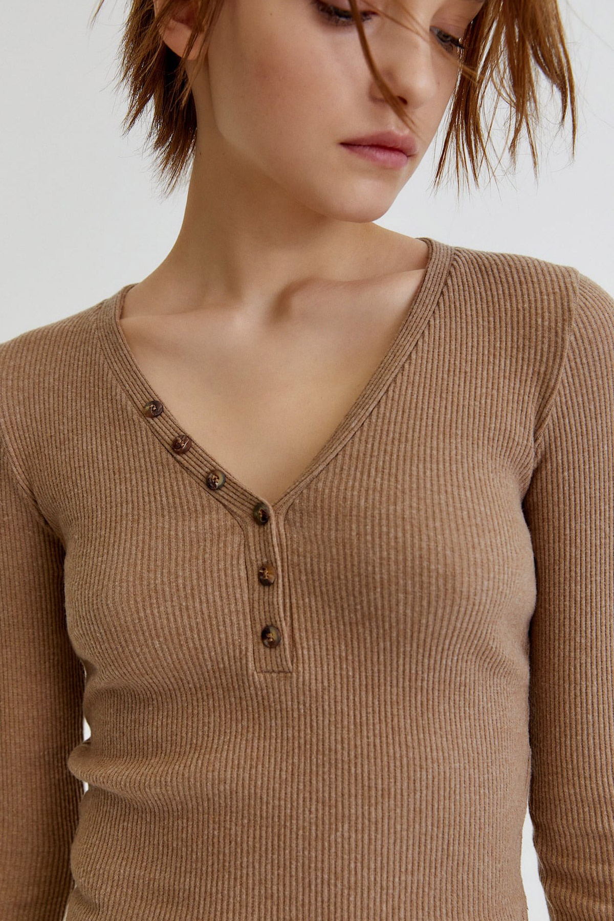 Ribbed Cropped T-Shirt With Buttons - Imagem 3